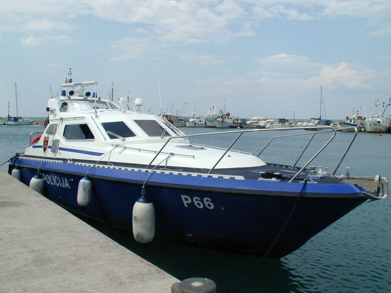 policijski čoln