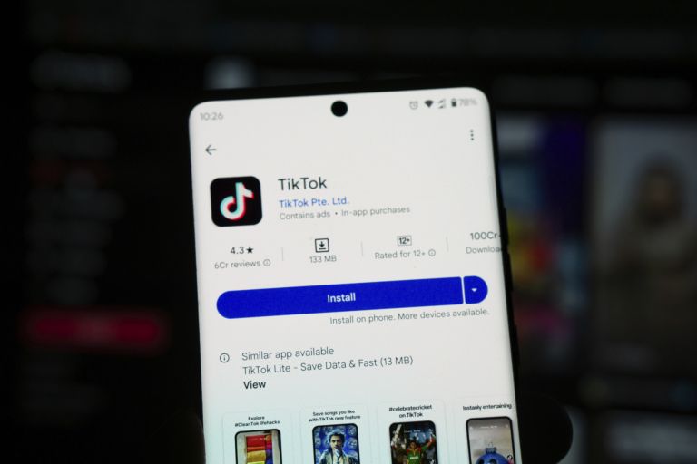 Tik Tok, aplikacija, družbena omrežja