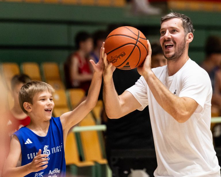 goran-dragic, otroci, kosarka, generali, kosarkarski-camp