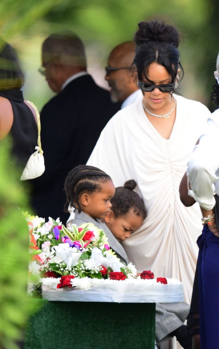 rihanna 4.jpg