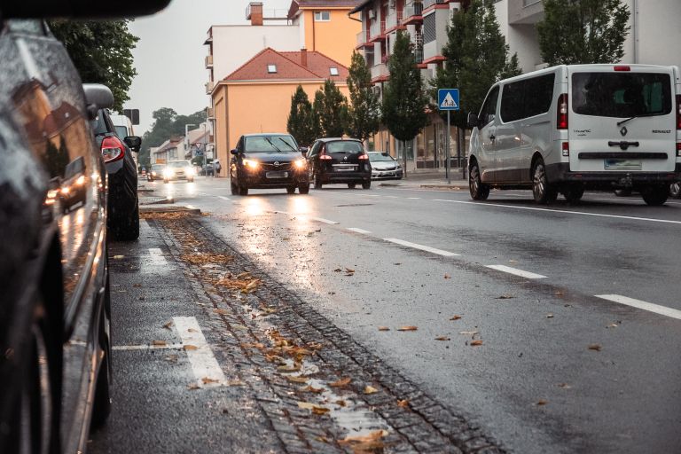 simbolična, avto, promet, cesta, koritnica, drenaža, mokro-cestišče, staneta-rozmana