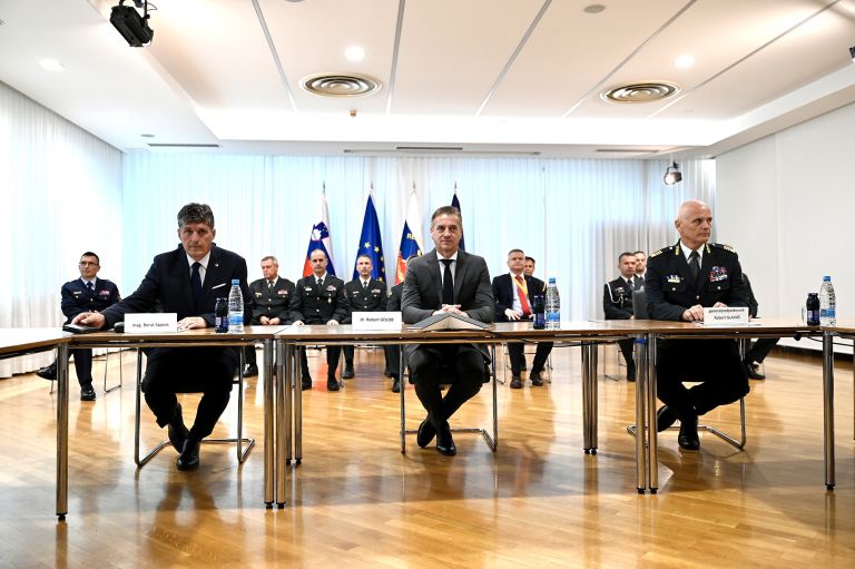 sajovic golob glavas vojska Saso Radej.jpg