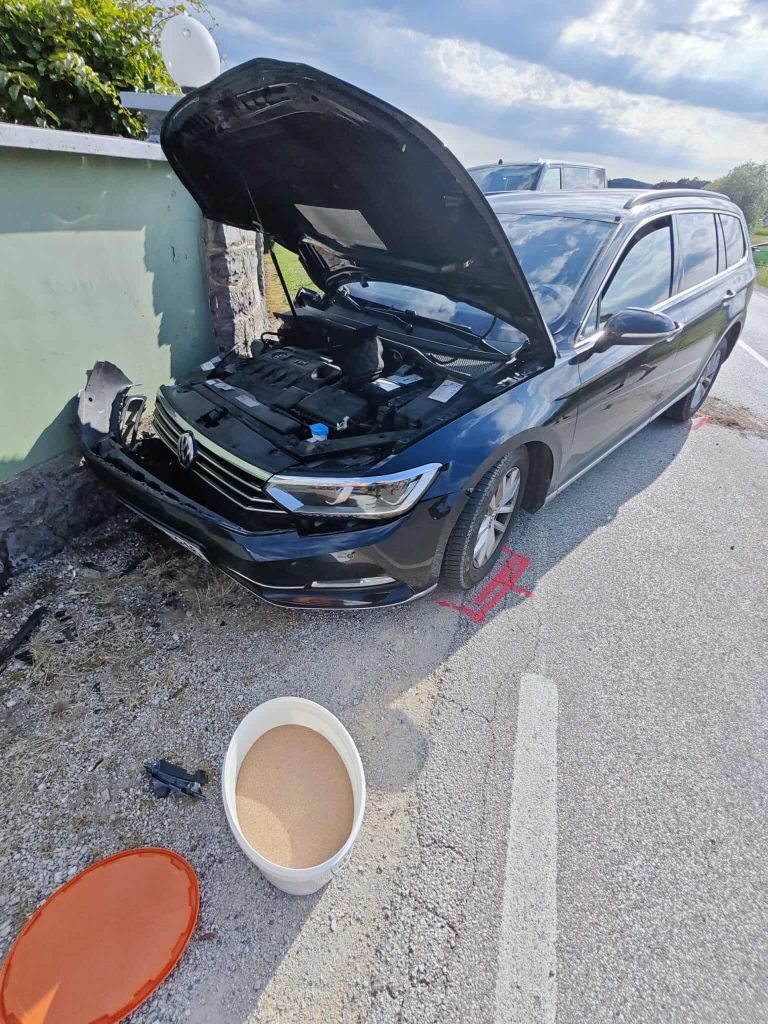 v škarpo.jpg