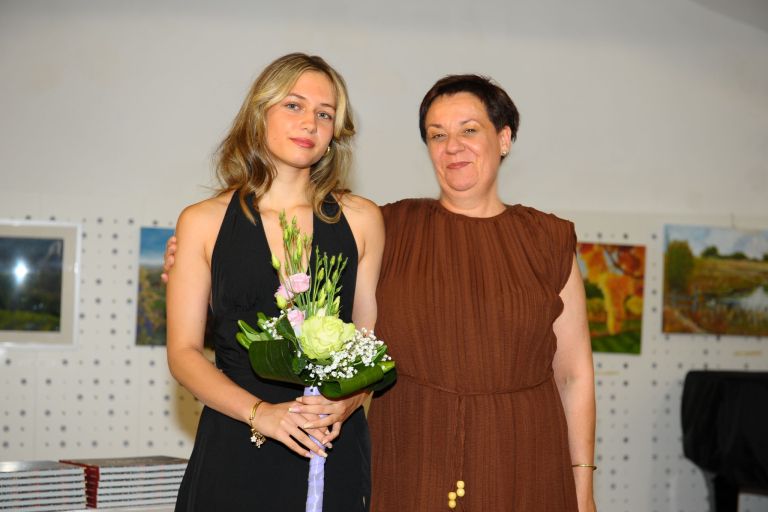 mh-zlata maturantka.jpg