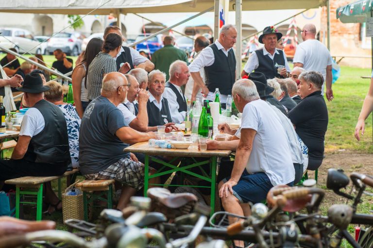 beltinci, mednarodni-folklorni-festival