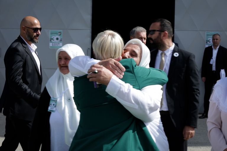 SREBRENICA4 zMateramiSrebrenice.JPG