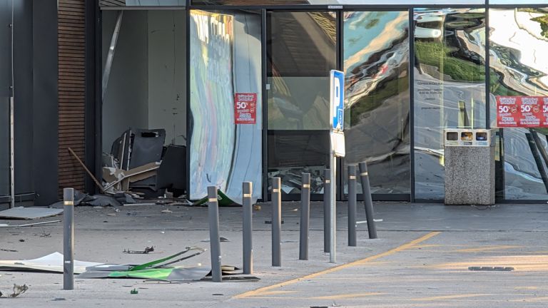 bankomat, pobrežje, vlom.jpg