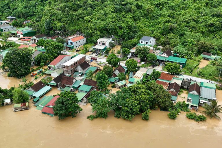 Tropska nevihta v Vietnamu .jpg