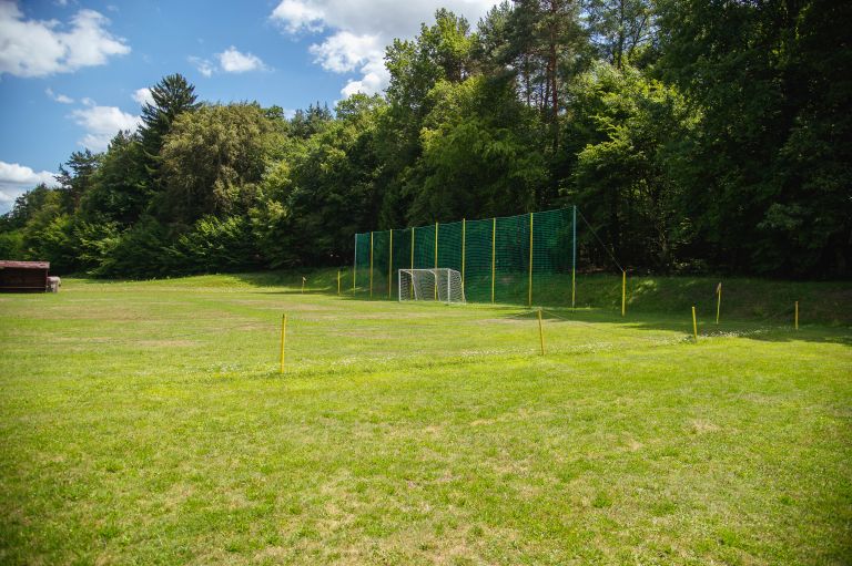 nogometno-igrišče-čepinci, nk-čepinci, šd-čepinci, rdeči-kontejner, kiosk