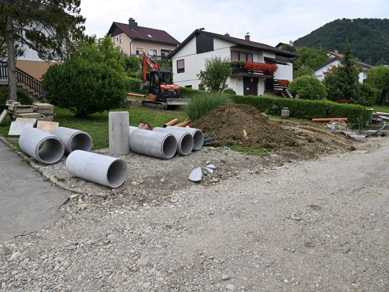 presernova-ulica-senovo