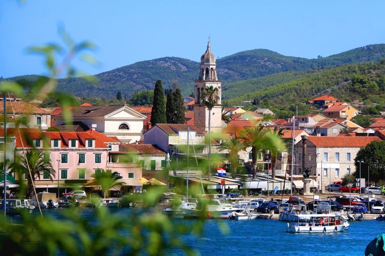 Vela Luka.jpg
