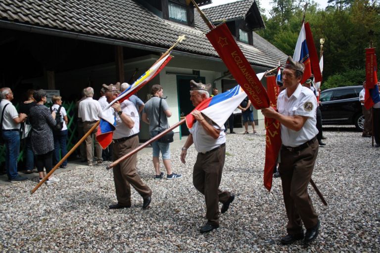 spominska-slovesnost-v-gozdu-dobrava, krska-partizanska-ceta
