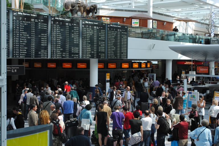 münchen, potovanje, potniki, počitnice, letališče