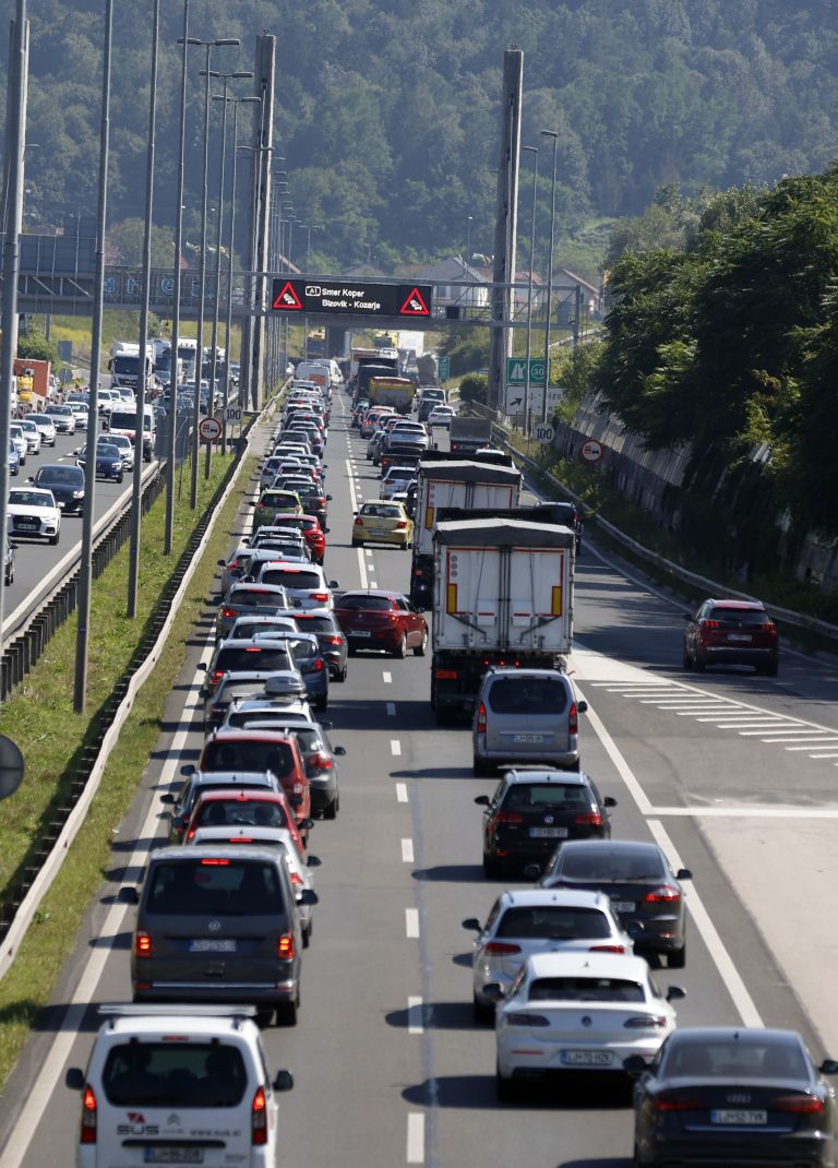 promet kolona obvoznica.JPG