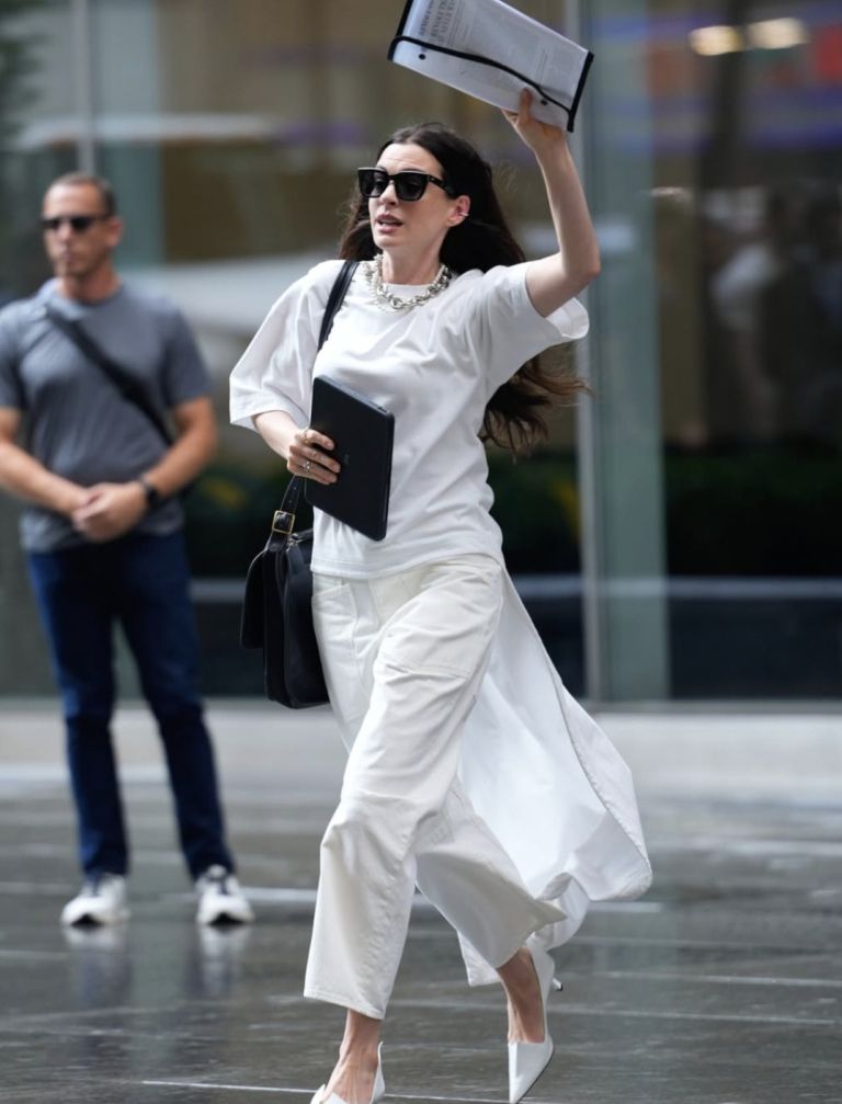 anne hathaway.jpg