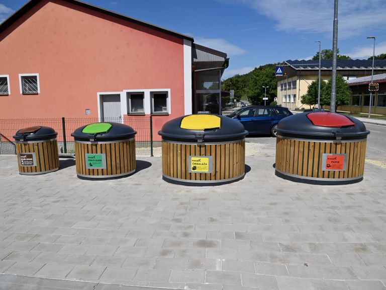 raka, parkirisce