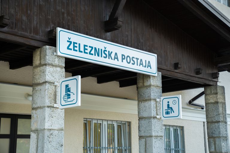 železniška postaja