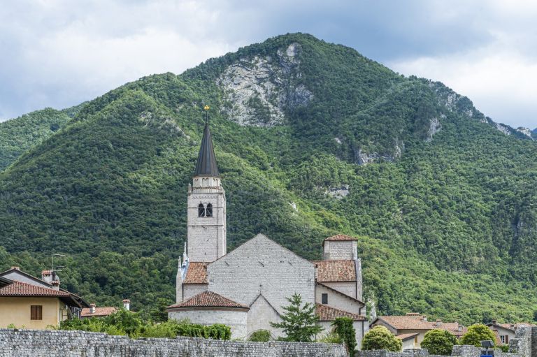 pusja-vas, venzone, italija