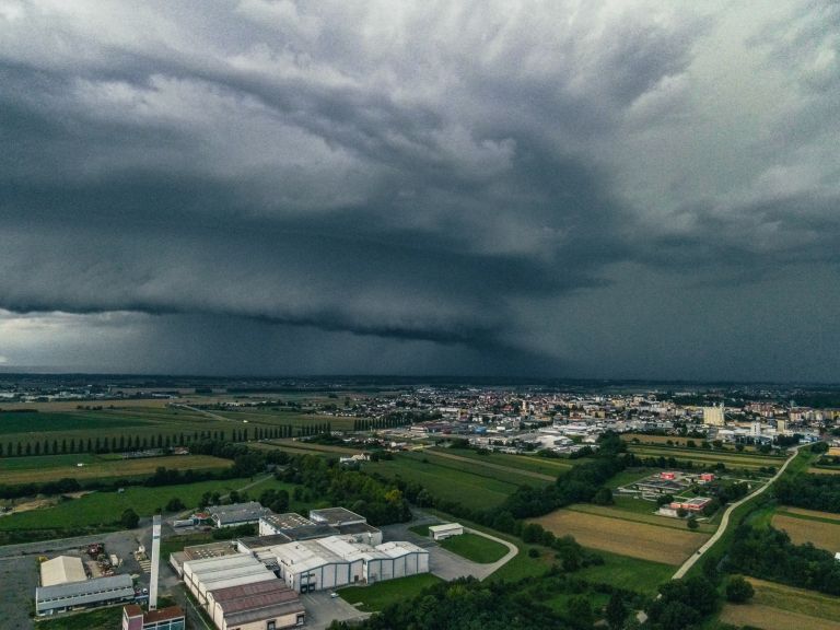 nevihta, neurje-avgust-2025, oblaki, toča, oblačno