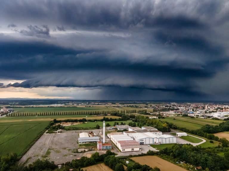 neurje, nevihta-2-8-2025, toča, oblačno, nevihtna-celica, oblaki, dron, dež