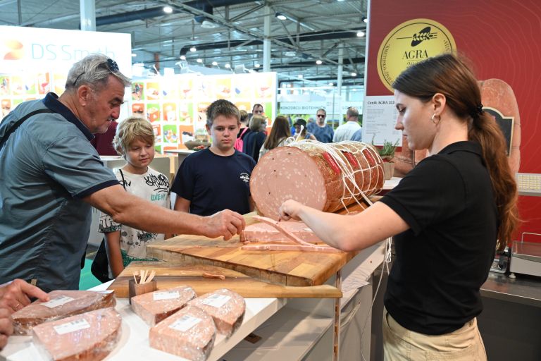 agra, kmetijski-sejem, prehrana, kmetijstvo, zivinoreja, novosti