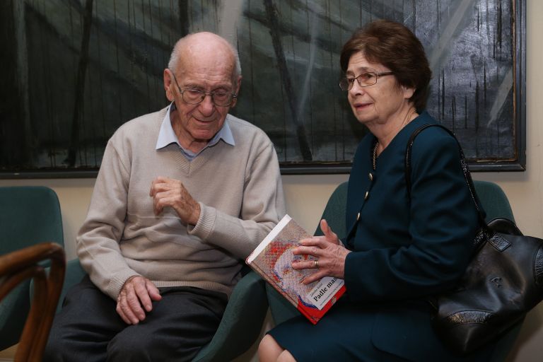 roter spomenka hribar-pl.jpg