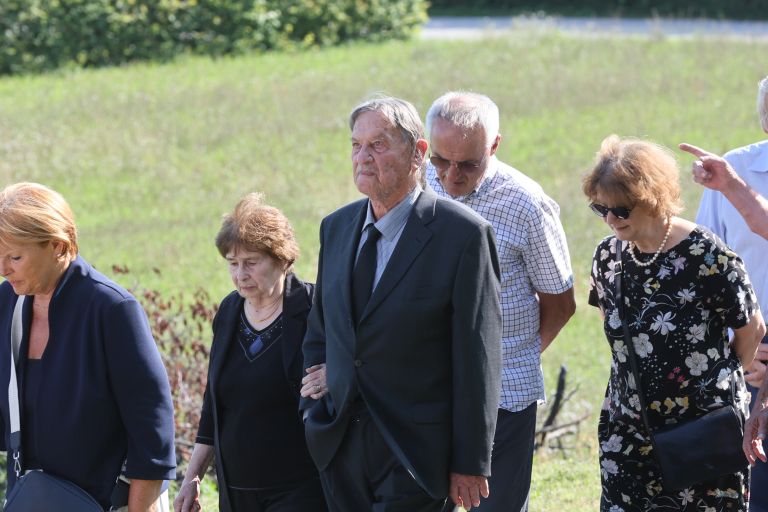 17 spomenka tine hribar.JPG