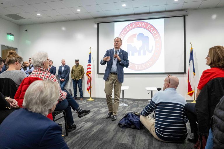 paxton profimedia-1017452791.jpg