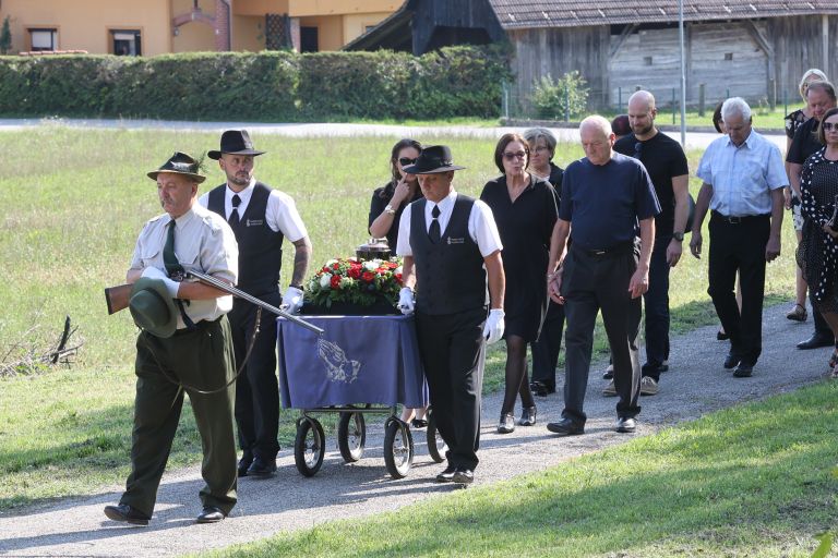 6 UV sprevod zara.JPG