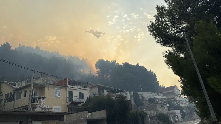 pozar, split, krilo, jesenice