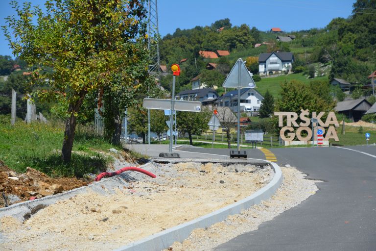sevno, gradbisce, kolesarska-steza