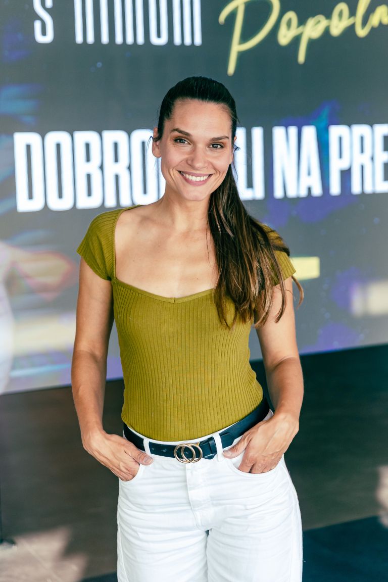 Popolna Zveza - Film Popolna Zveza je v kino zvabil tudi manekenko Nives Orešnik.