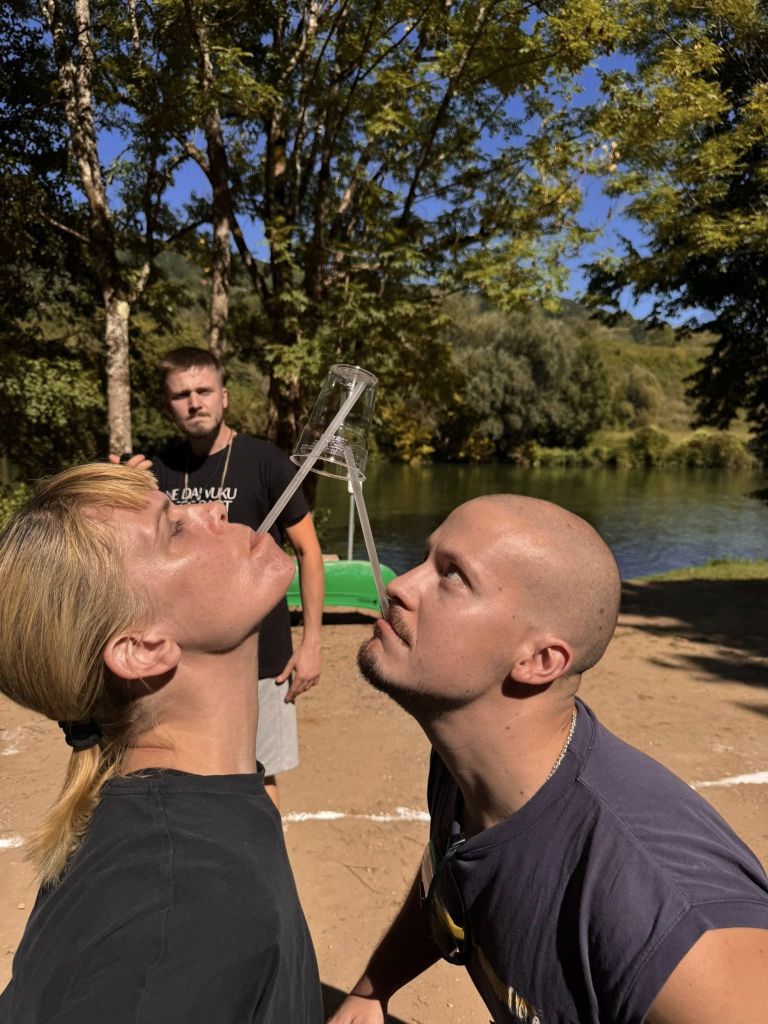 vesele-igre-pri-starem-podu