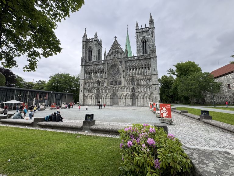 03 TRONDHEIM nidaros katedrala SS.JPEG