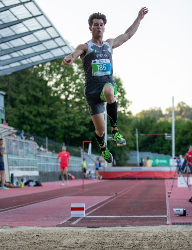 jan-duhovnik