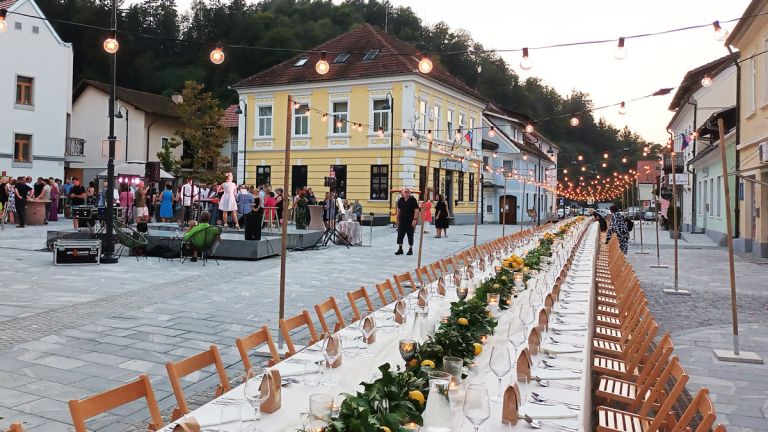 dolga-miza-(2).jpg