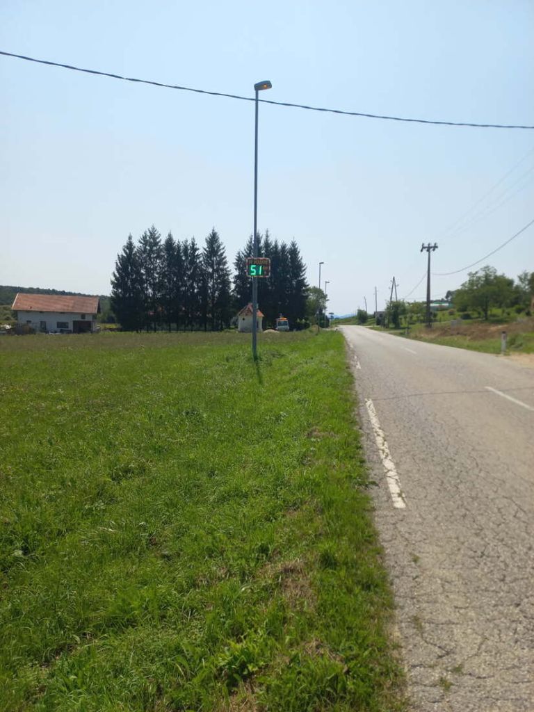 AK_prikazovalnik hitrosti Hlaponci.jpg