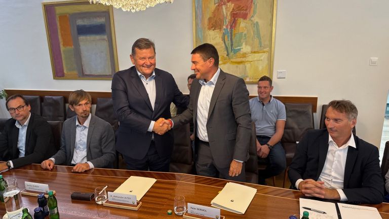 Podpis sofinanciranja dr Jevsek Dermol.jpg