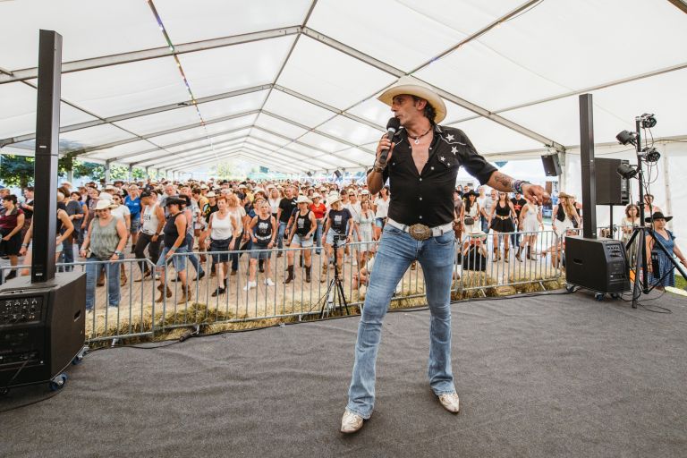 wild-west-fest-on-fire, bbq, gril-in-dim
