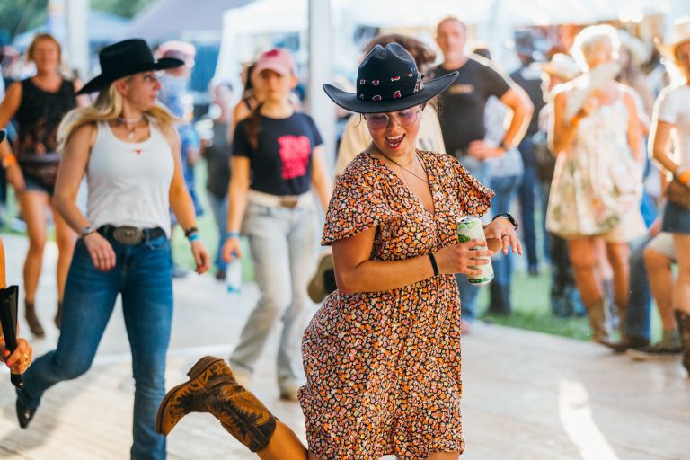 wild-west-fest-on-fire, bbq, gril-in-dim