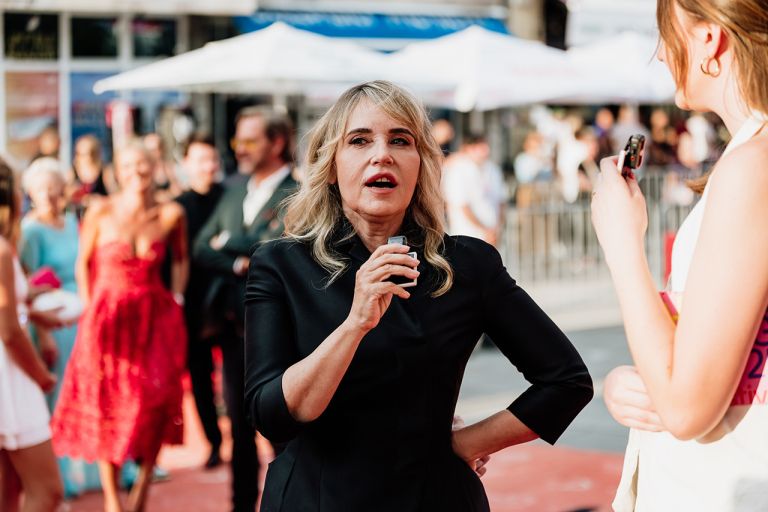 Belo se pere na devetdeset, Sarajevski filmski festival, Anica Dobra -Film je požel veliko zanimanja