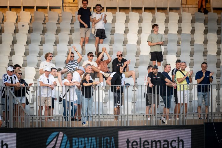 koper, mura, bonifika, gledalci, tribune, navijaci, ljudje