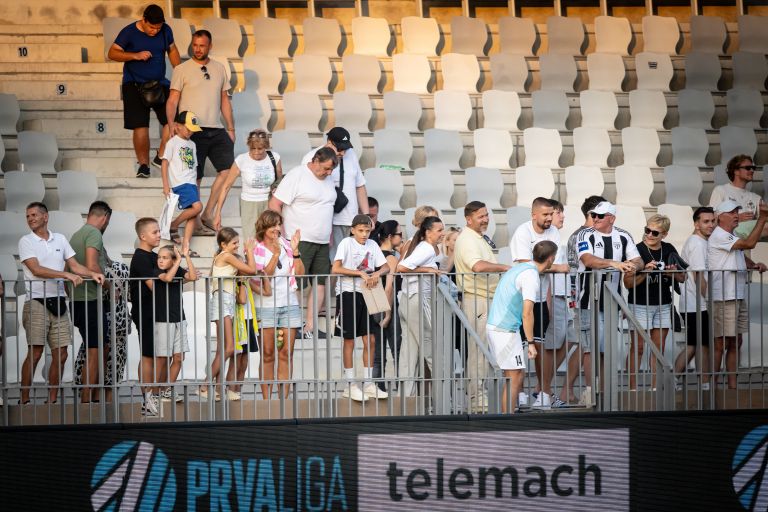 koper, mura, bonifika, gledalci, tribune, navijaci, ljudje