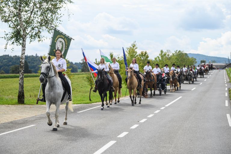 konjerejsko-drustvo-radohova-vas