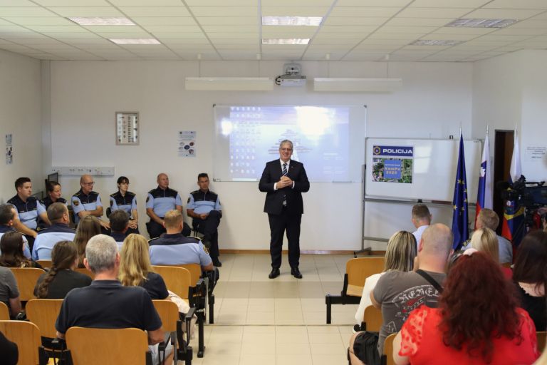 gotenica, policija