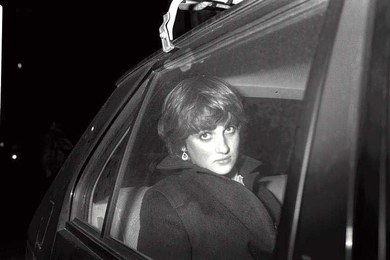 Diana, princesa ljudskih src, ki je s svojo toplino in neposrednostjo za vedno zaznamovala britansko monarhijo.