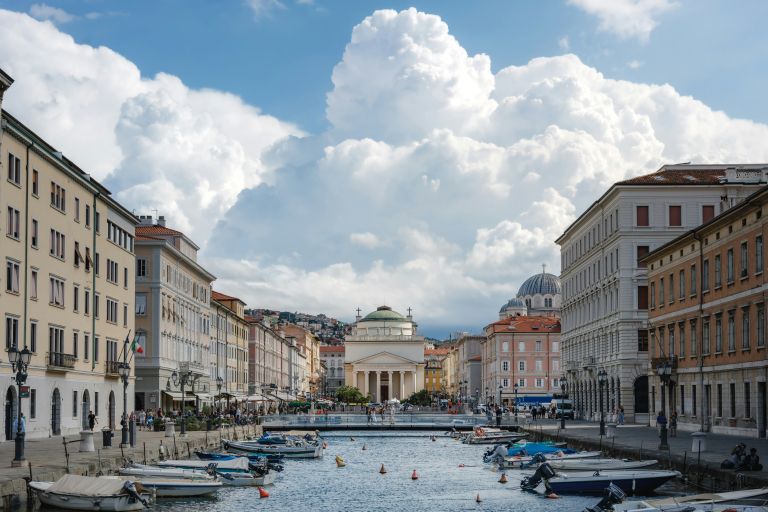 canal grande unsplash.jpg