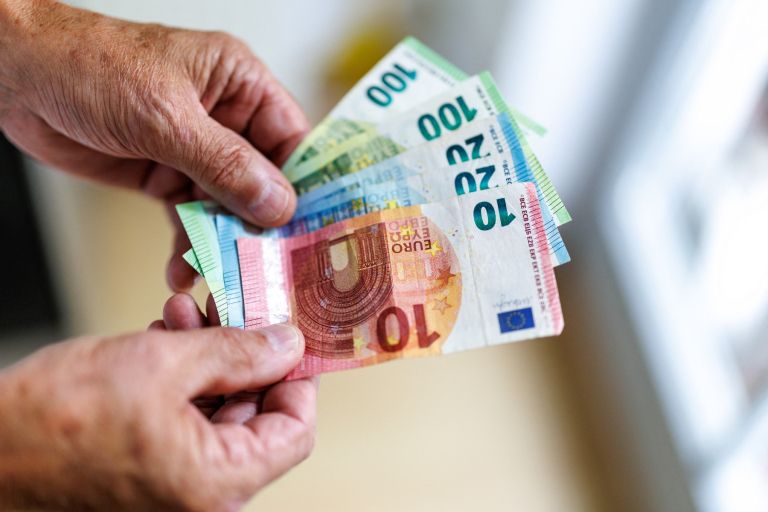 denar upokojenec.jpg