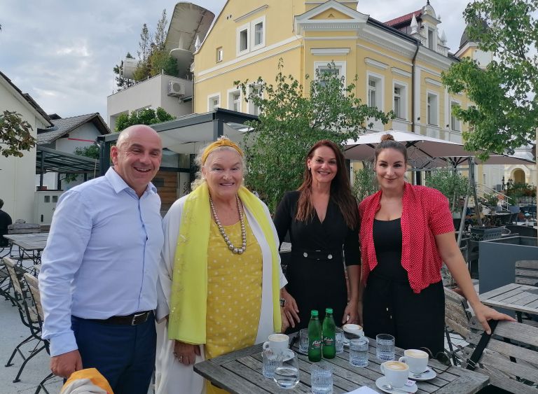 moletova-hisa, smarjeta, prenova
