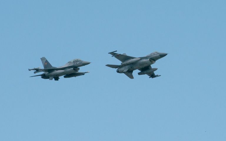 lovec, f-16